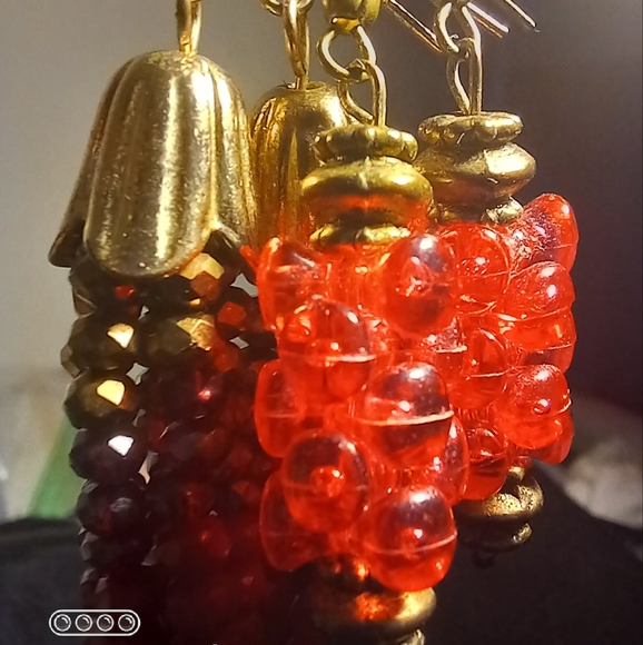 Two pair of vintage red earrings - Picture 4 of 10